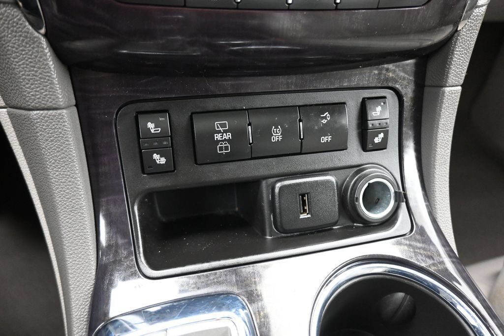 Used 2017 Buick Enclave Leather AWD/4WD image 25