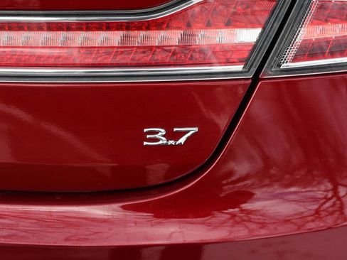 Used 2013 Lincoln MKZ image 8