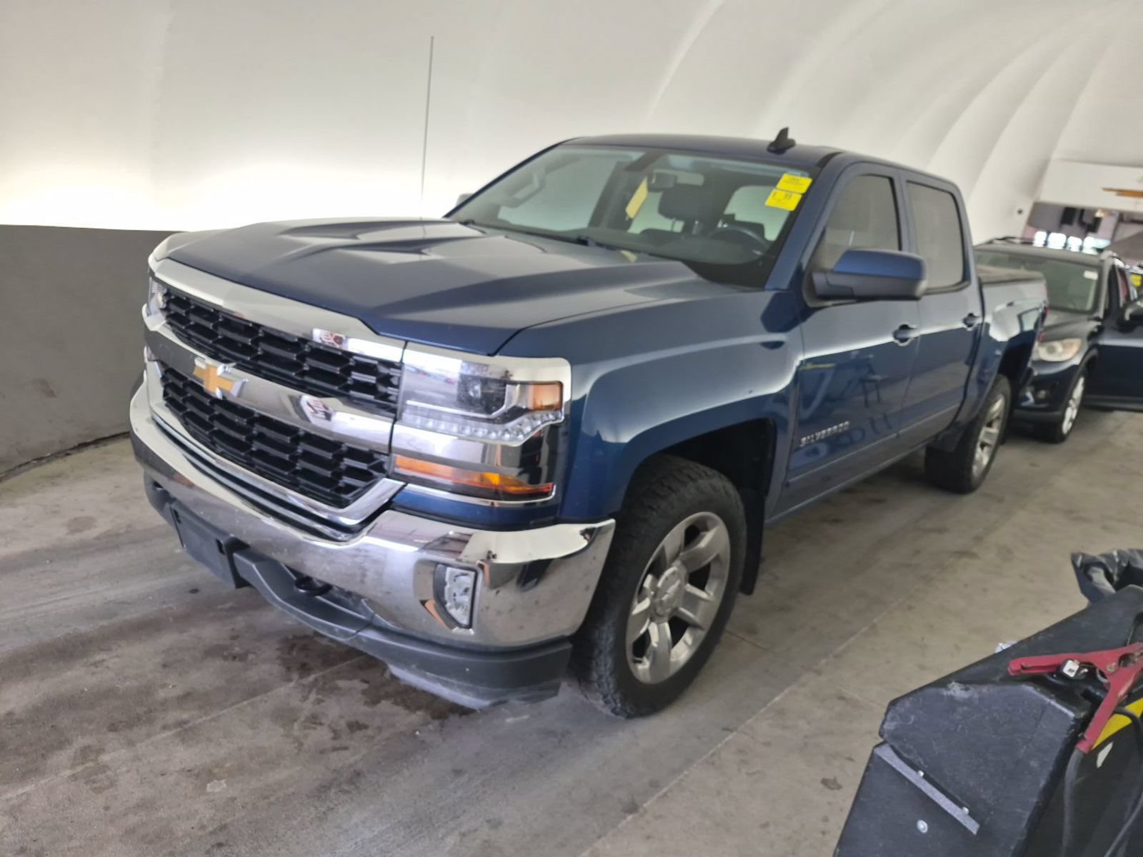 Used 2018 Chevrolet Silverado 1500 LT w/ LT Eassist Package AWD/4WD image 1