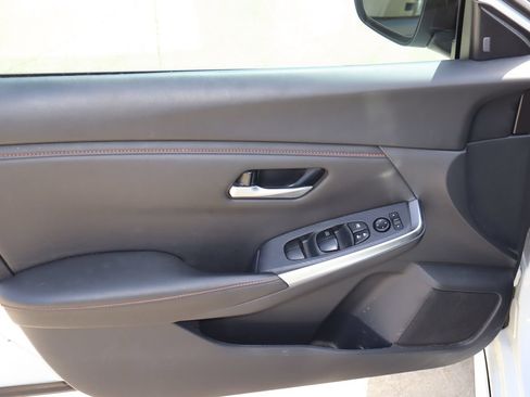 Used 2025 Nissan Sentra SR FWD image 19