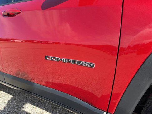 Certified 2025 Jeep Compass Latitude image 45