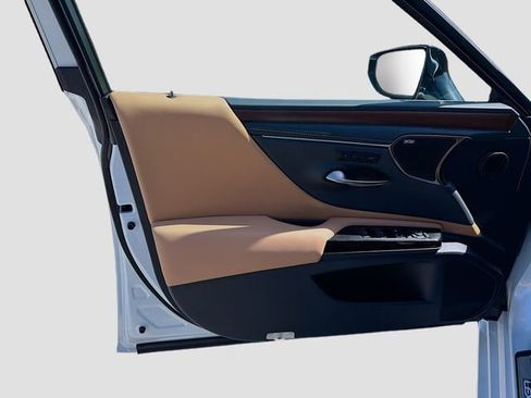 Used 2025 Lexus ES 350 Ultra Luxury w/ Accessory Package (Z1) image 22