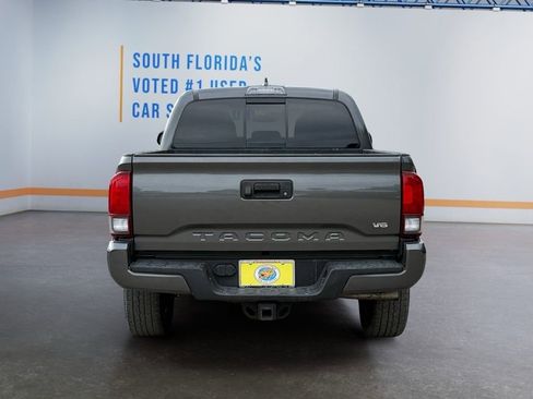 Used 2018 Toyota Tacoma TRD Sport image 5