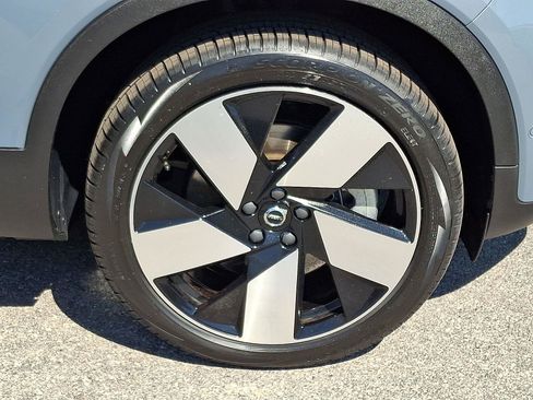 Certified 2023 Volvo C40 P8 Recharge Ultimate AWD/4WD image 8