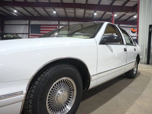 Used 1996 Chevrolet Impala SS RWD image 31