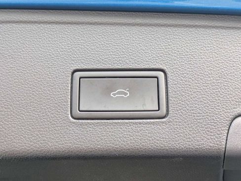 Used 2024 Volkswagen Atlas Cross Sport SE image 15