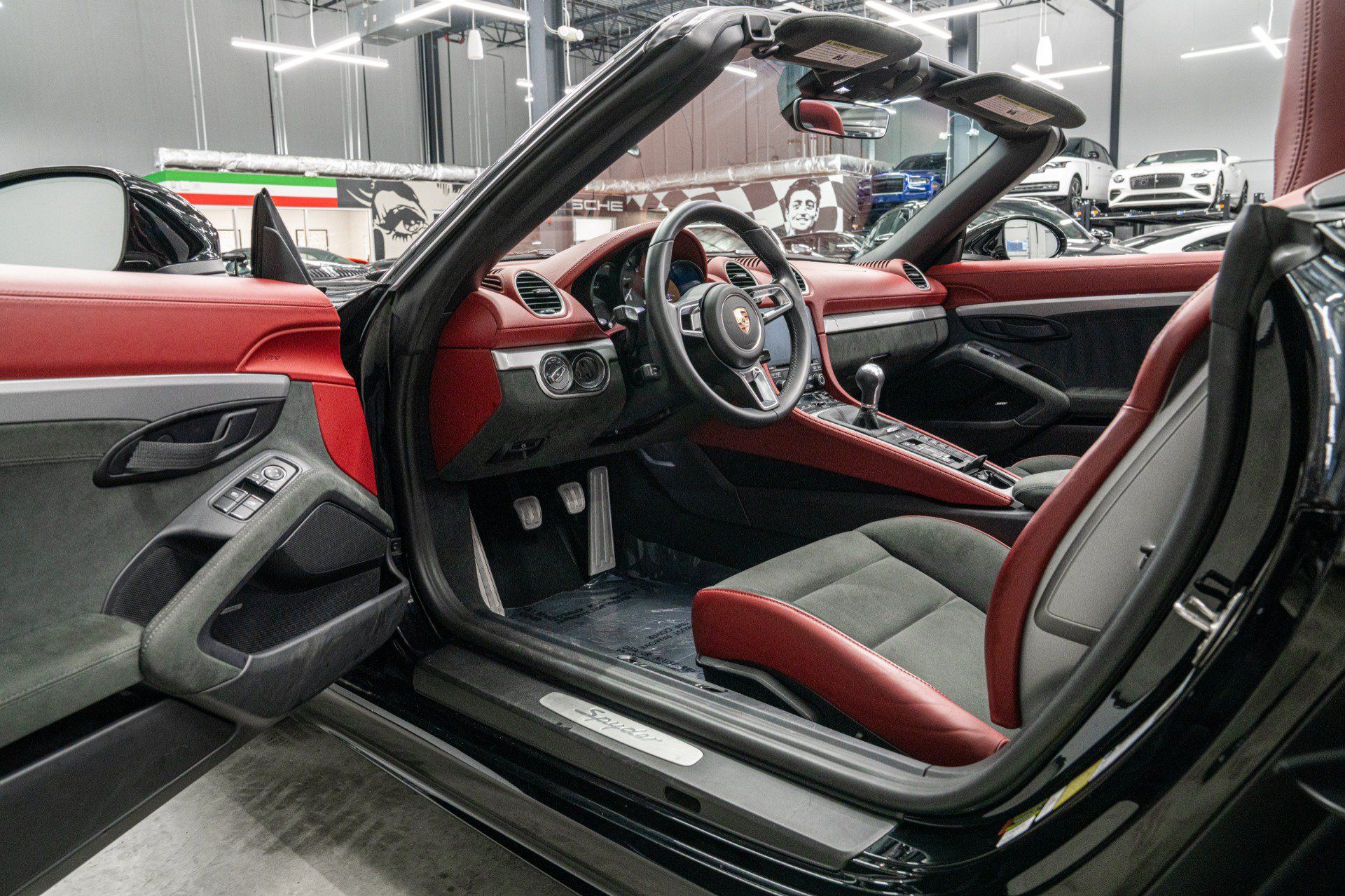 Used 2023 Porsche 718 Boxster Spyder RWD image 22
