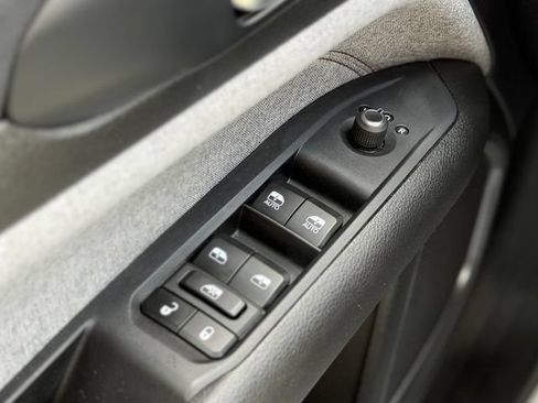 Used 2023 Jeep Compass Latitude AWD/4WD image 20