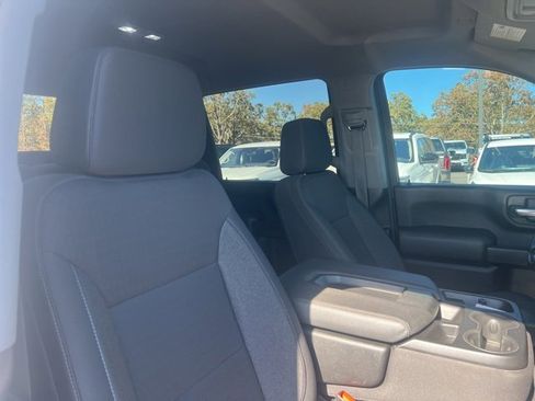 Used 2024 Chevrolet Silverado 2500 Custom w/ Custom Convenience Package image 6