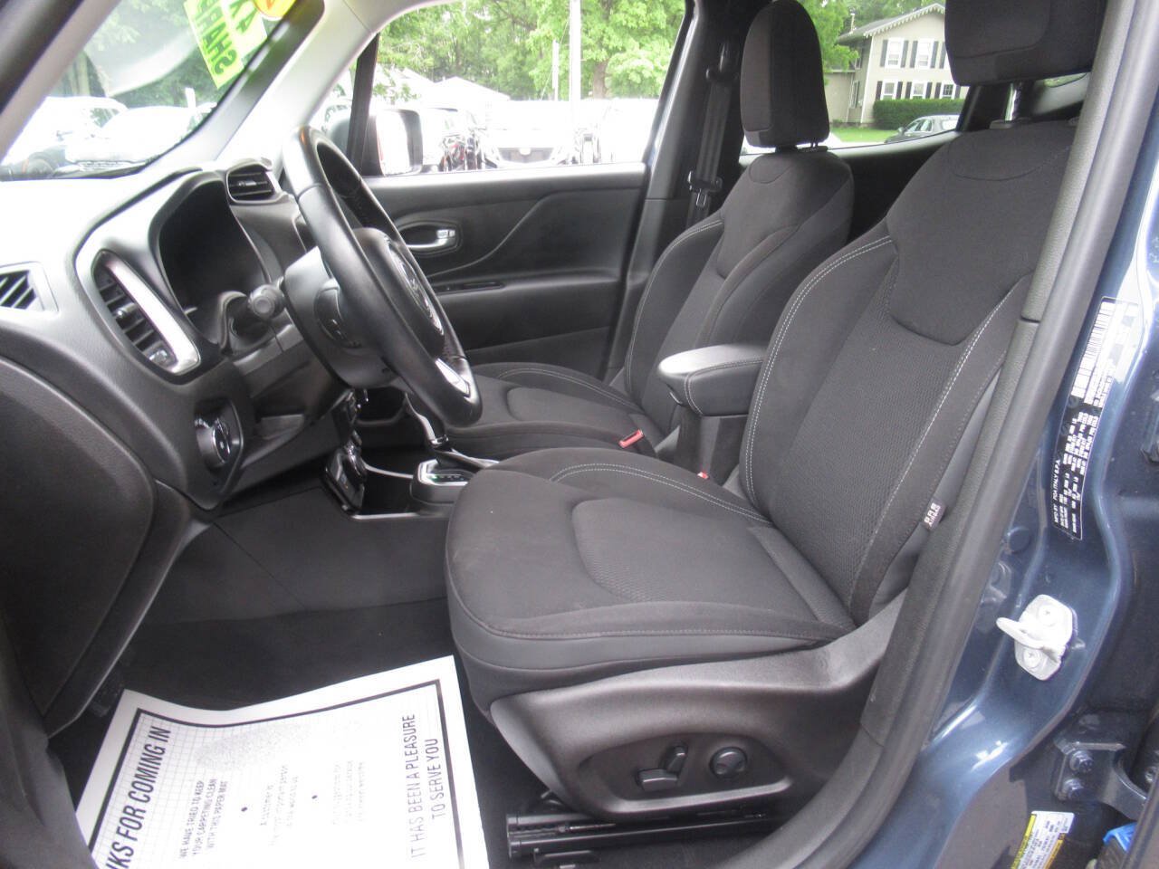 Used 2023 Jeep Renegade Latitude w/ Premium Group AWD/4WD image 17