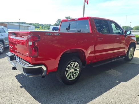 Used 2022 Chevrolet Silverado 1500 LT w/ Convenience Package II AWD/4WD image 2