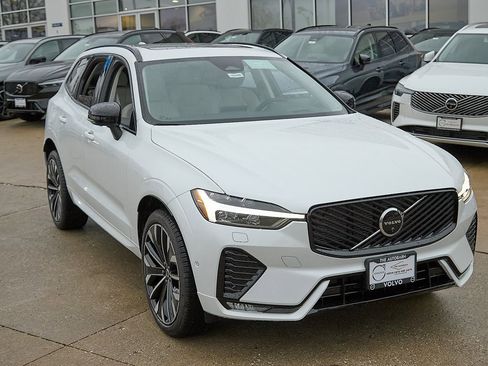 New 2026 Volvo XC60 B5 Ultra w/ Protection Package Premier image 4