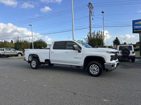 Used 2025 Chevrolet Silverado 2500 LT w/ Convenience Package image 7