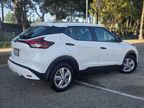 Used 2023 Nissan Kicks S FWD image 9