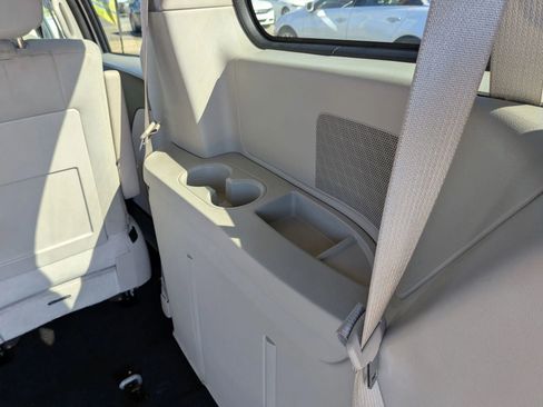 Used 2012 Dodge Grand Caravan SE FWD image 29