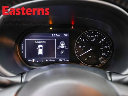Used 2023 Nissan Kicks SR w/ SR Premium Package FWD image 18
