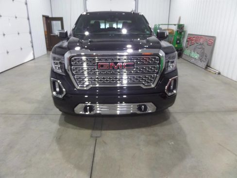 Used 2022 GMC Sierra 1500 Denali w/ Denali Premium Package image 2