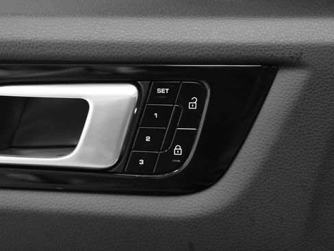 Certified 2019 Porsche Cayenne E-Hybrid AWD/4WD image 29
