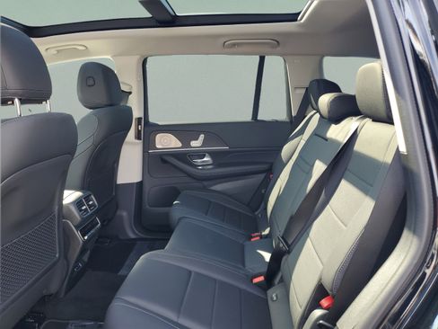 Certified 2026 Mercedes-Benz GLS 450 4MATIC image 8