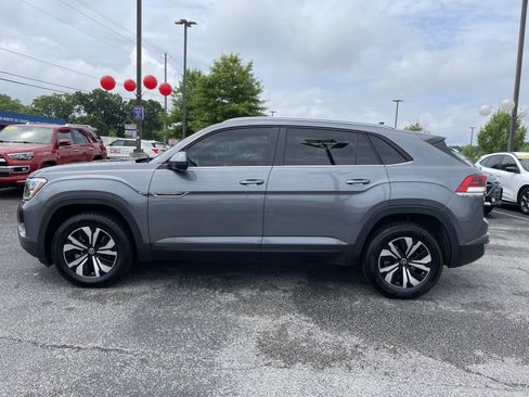 Used 2025 Volkswagen Atlas Cross Sport SE FWD image 8
