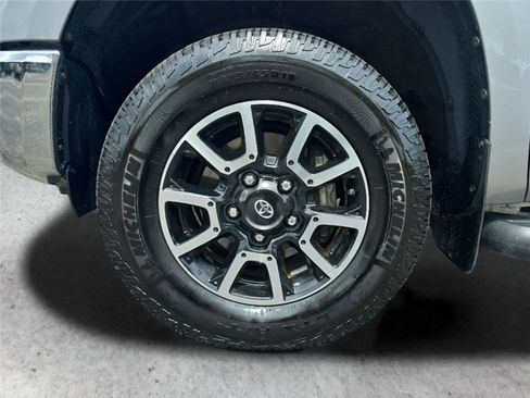 Used 2017 Toyota Tundra Limited AWD/4WD image 30