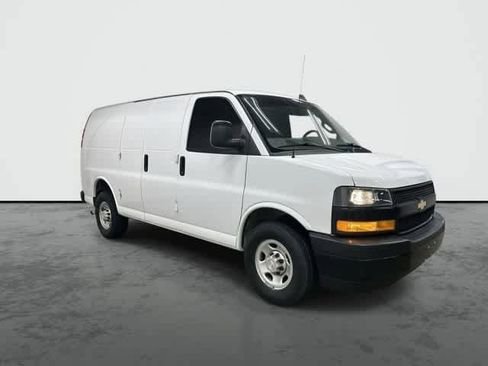 Used 2019 Chevrolet Express 2500 w/ Driver Convenience Package RWD image 5