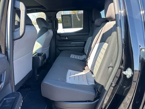 Used 2025 Toyota Tacoma TRD Sport w/ TRD Sport Upgrade Package image 22