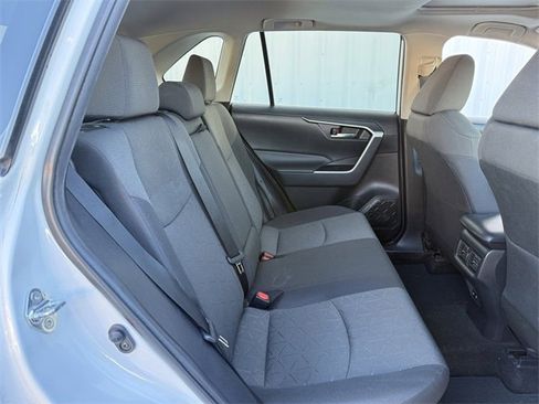 Used 2021 Toyota RAV4 XLE image 32