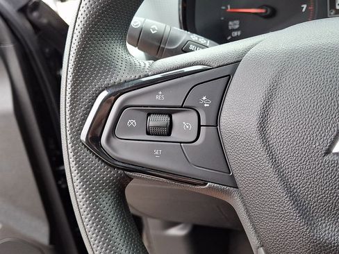 Used 2025 Chevrolet Trax LS w/ LS Convenience Package FWD image 20