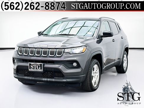 Used 2022 Jeep Compass Latitude image 1