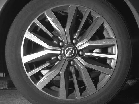 Used 2024 Nissan Kicks SV image 13