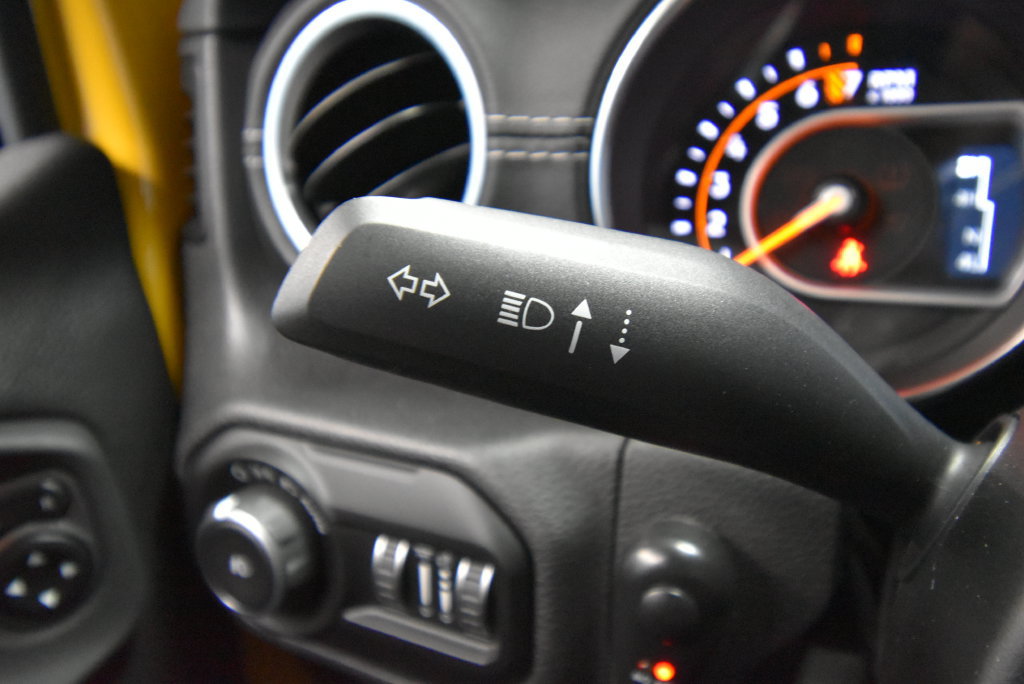 Used 2020 Jeep Wrangler Unlimited Sahara AWD/4WD image 12