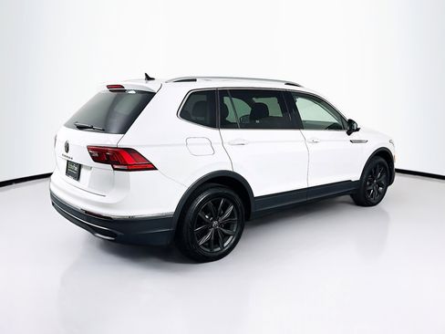Used 2024 Volkswagen Tiguan SE image 9