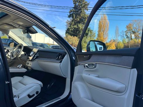 New 2026 Volvo XC90 B6 Ultra image 11