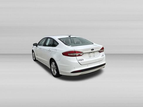 Used 2018 Ford Fusion SE FWD image 7