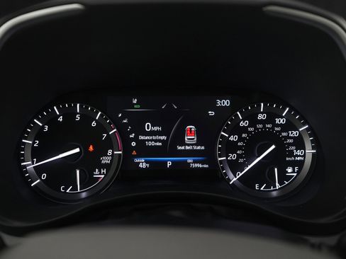 Used 2021 Toyota Highlander XLE image 28