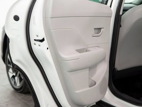 Used 2025 Hyundai Kona SEL AWD/4WD image 8