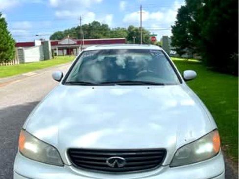 Used 2003 INFINITI I35 w/ Sunroof & Sunshade Pkg image 2