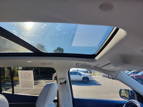 Certified 2026 Buick Enclave Avenir w/ Super Cruise Package image 8