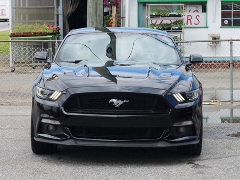 Used 2017 Ford Mustang GT w/ GT Performance Package RWD image 2