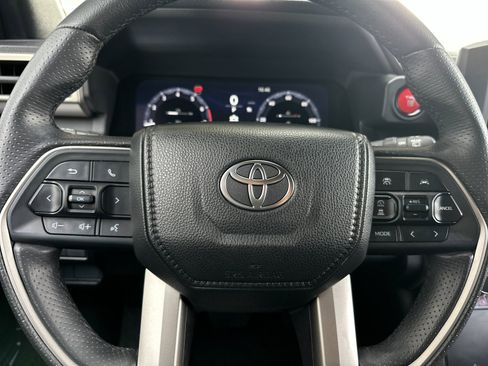 Used 2025 Toyota 4Runner TRD Off-Road image 21