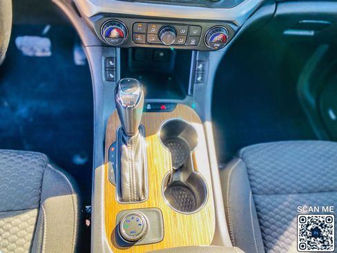 Used 2019 GMC Acadia SLE w/ LPO, Black Accent Package image 25