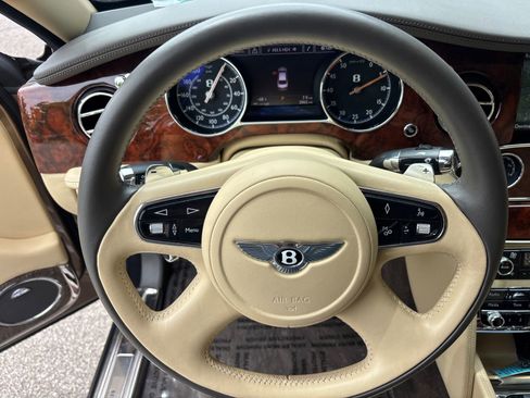 Used 2011 Bentley Mulsanne RWD image 10
