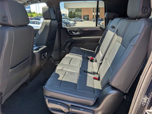 Used 2024 Chevrolet Suburban RST w/ Luxury Package AWD/4WD image 18