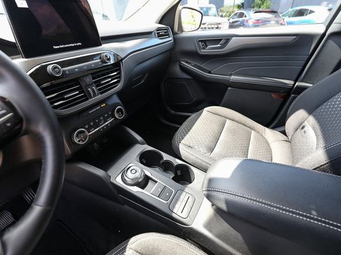 Used 2026 Ford Escape Active w/ Cold Weather Package FWD image 17