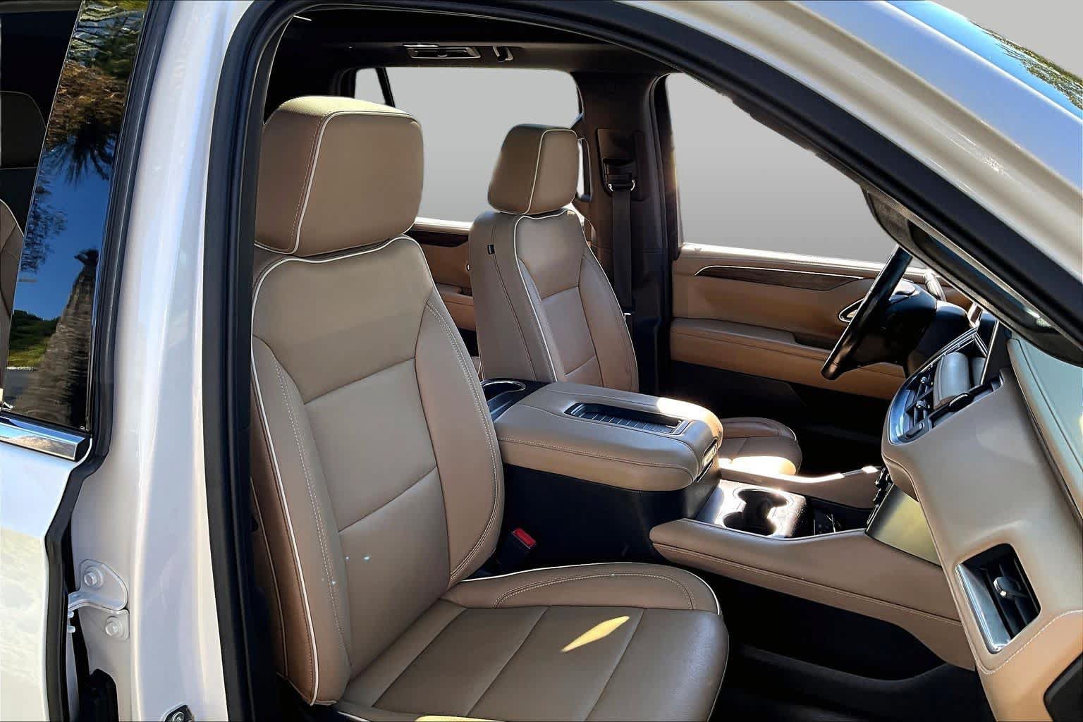Used 2021 Chevrolet Tahoe Premier AWD/4WD image 9