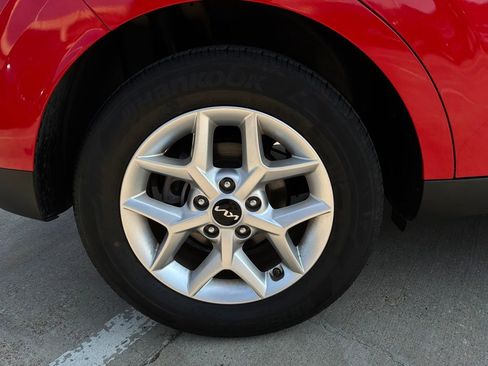 Used 2025 Kia Soul LX w/ LX Technology Package FWD image 9