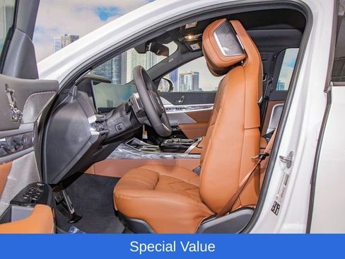 Used 2025 BMW 760i xDrive AWD/4WD image 21