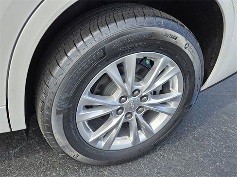 New 2025 Cadillac XT6 Luxury image 8