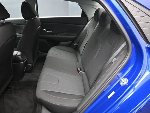 Certified 2025 Hyundai Elantra SE w/ Cargo Package FWD image 20